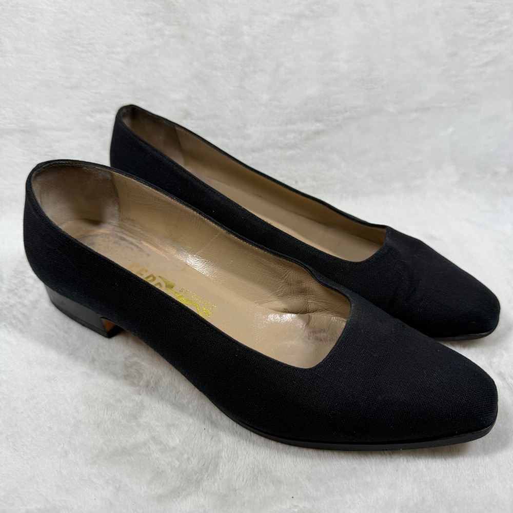 Salvatore Ferragamo Womens Black Canvas Low Block Heel Pumps DE 19113 Size 8.5 B